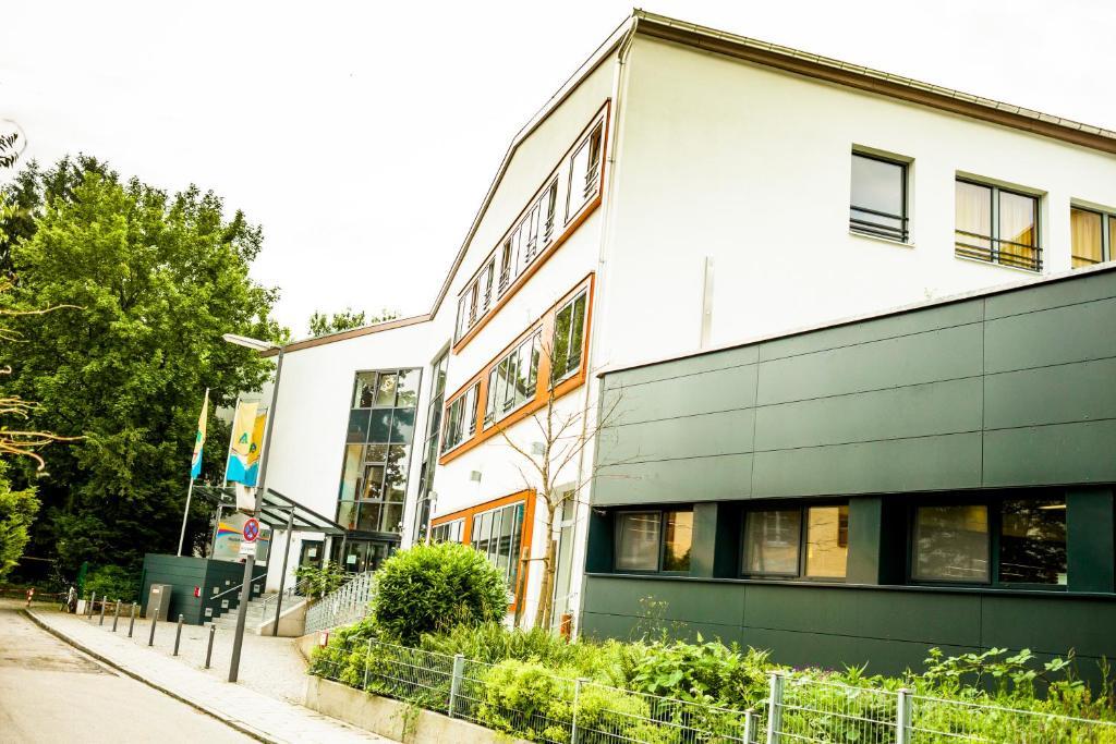 Hi Park Youth Hostel *